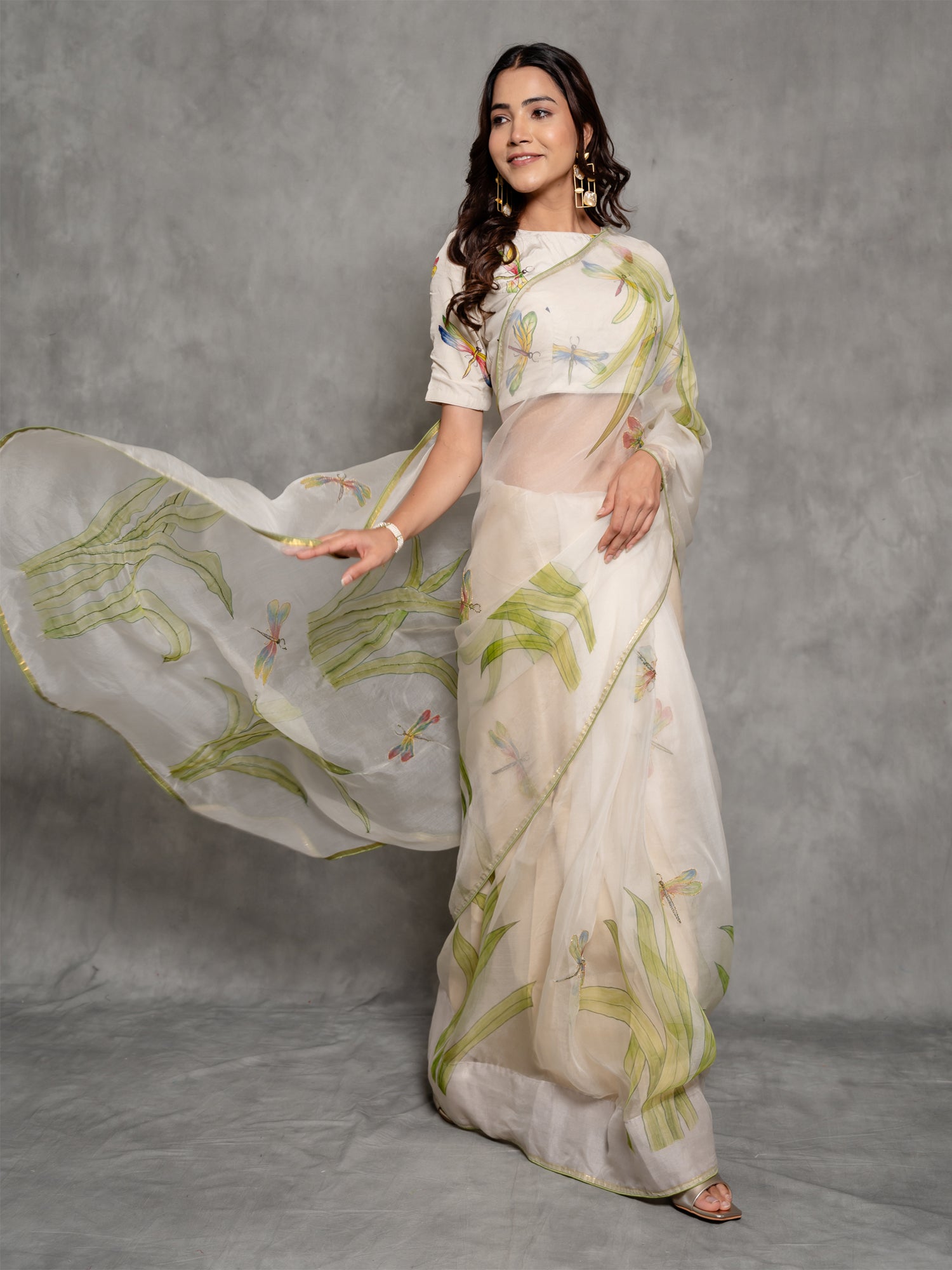 White Handbrushed Zari Sparkling Organza Saree